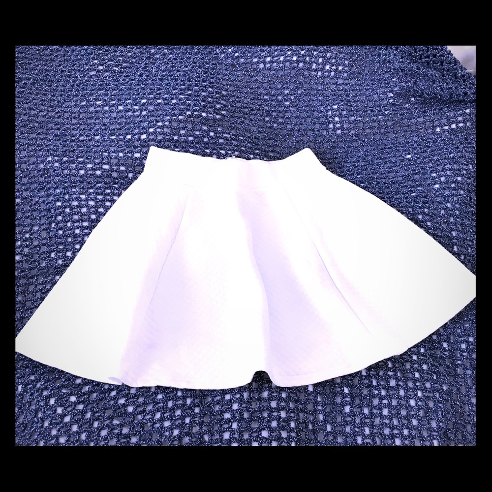 H&M White Quilted Skater Skirt Size Small